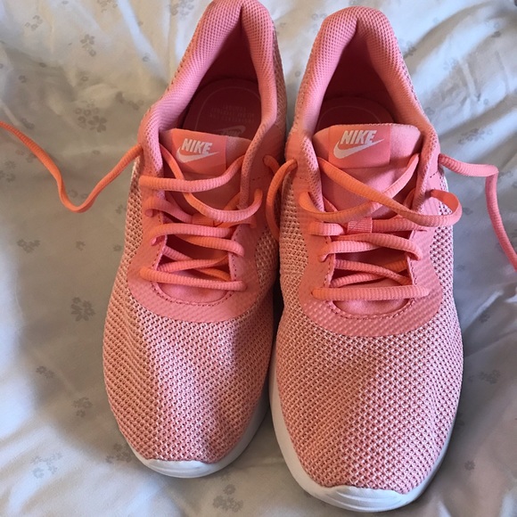 Nike Shoes - Women’s Nike shoes